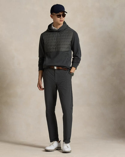 Performance-Hose mit maßgeschneidertem Schnitt und R&L Detail